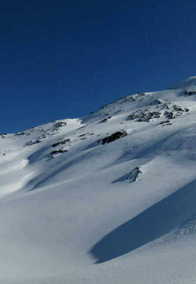 Der Aufstieg auf den Morgenkogel erfolgt von Westen (im Bild "von rechts").