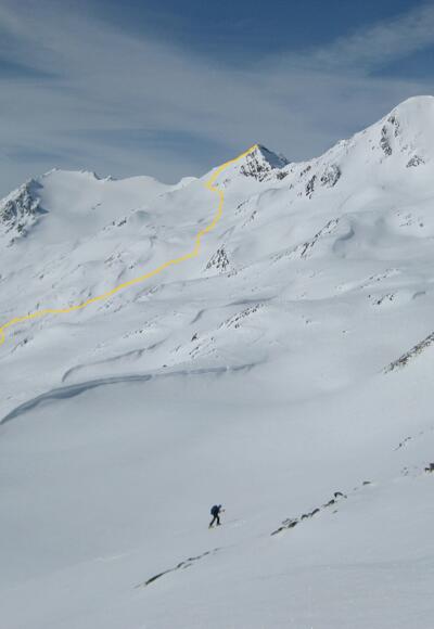 Blick von der ehemaligen Brizzihütte zum Saykogel. Links der Hauslabkogel, rechts der Sennkogel.