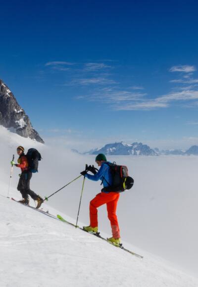 über der Nebeldecke in der Sonne geht es sich angenehm