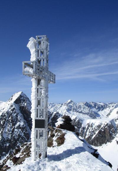 Gipfelkreuz der Sonklarspitze