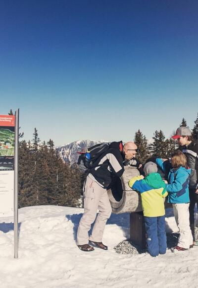 Am Natursprünge-Weg lernt man viel Wissenswertes über die Natur des Brandnertals.