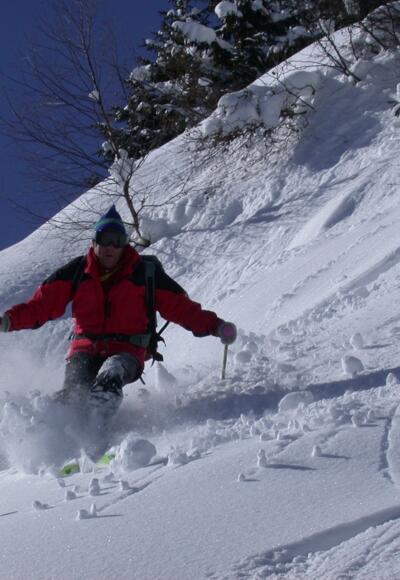 Abfahrtsgenuss im Tiefschnee
