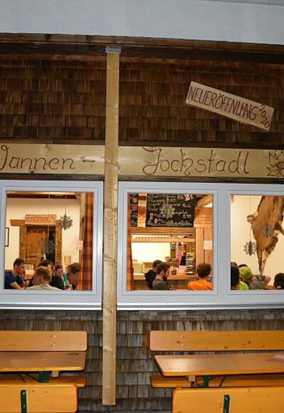 neue Fasade mit neuem Namen