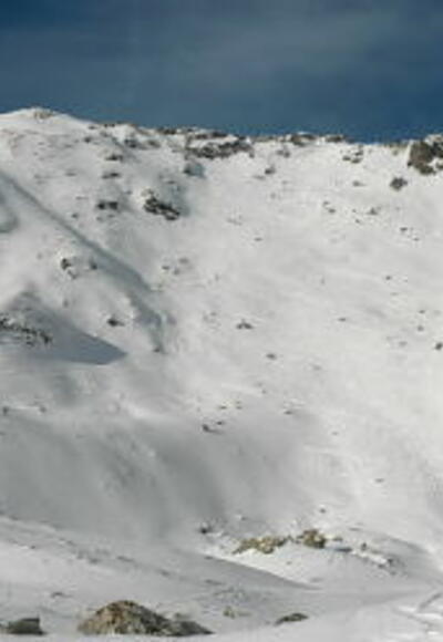 Seekarschneid: Südgipfel links, Nordgipfel rechts der Mitte