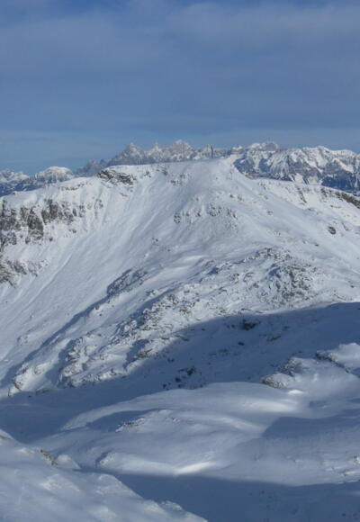 Sonntagkarhöhe vom Hundskogel, dahinter Dachsteinsüdwand