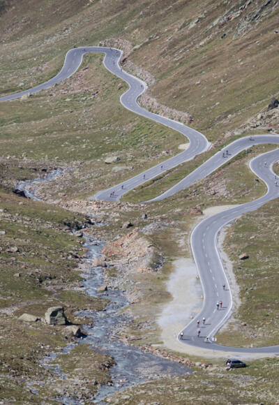 Serpentinen kurz vor der Passhöhe
