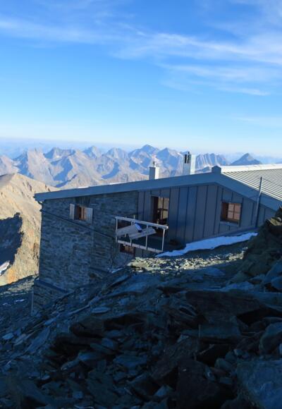 Die Erzherzog Johann Hütte, höchstgelegene Schutzhütte Österreichs.