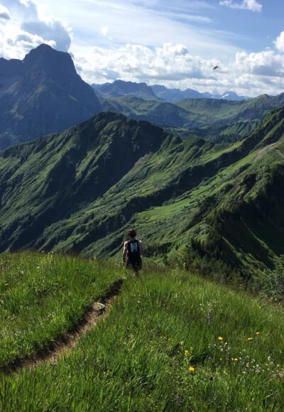 Am Grünhorn mit Blick auf den Widderstein