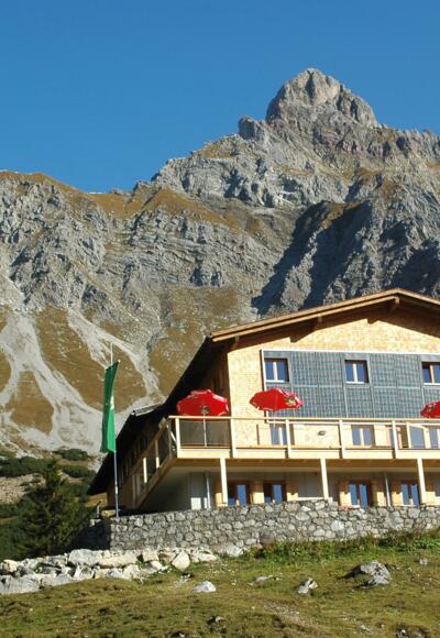 Einkehren am Ziel dieser Tour - in der Heinrich-Hueter Hütte im Rellstal