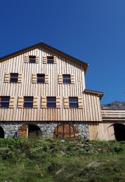 Neue Thüringer Hütte von Westen
