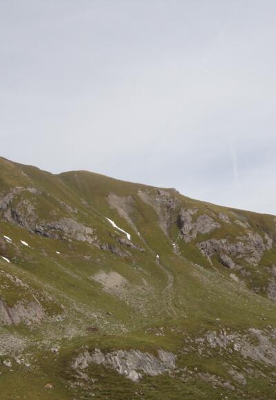 Hochberg links mit dem Joch über den aufgestiegen wird rechts