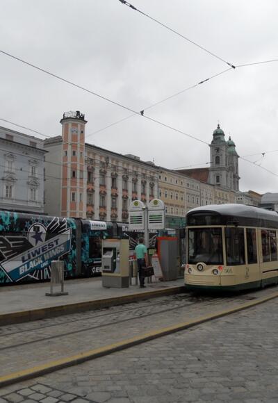 Die Talstation der Pöstlingbergbahn befindet sich am Linzer Hauptplatz.