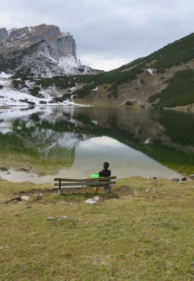 Zireiner See, hinten die Rofanspitze.
