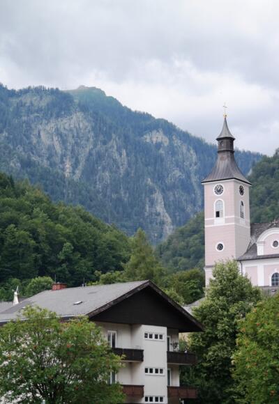 Der Ort Ebensee mit dem Feuerkogel dahinter.