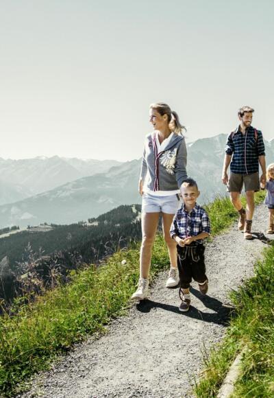 Familienwanderung auf der Schmittenhöhe
