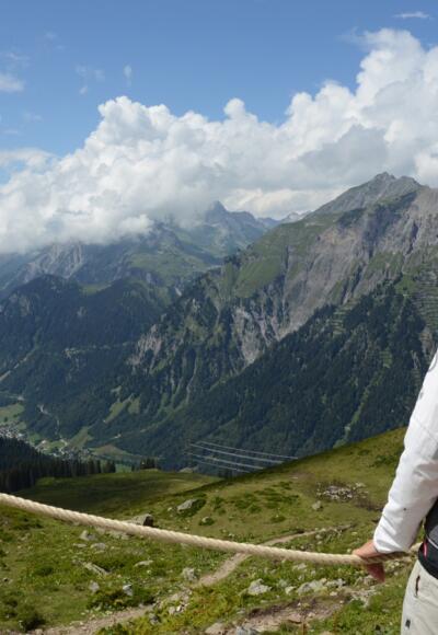 Tiefblick von der Kaltenberghütte ins Klostertal.