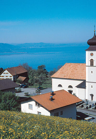 Eichenberg mit Blick über den Bodensee
