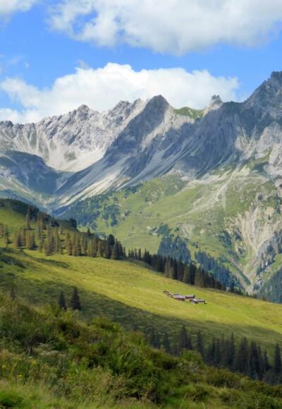 Ausblick mit Saulakopf und Zimba