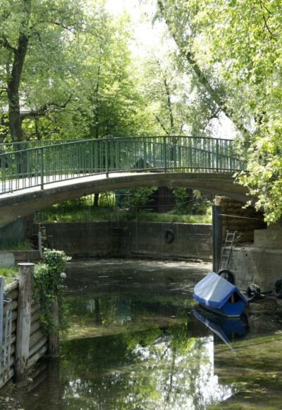 Brücke zum Segel- und Sporthafen