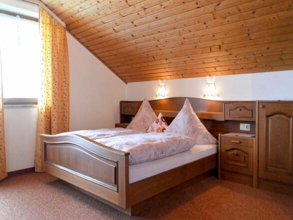 Doppelzimmer 1 mit Du/WC, Ostbalkon