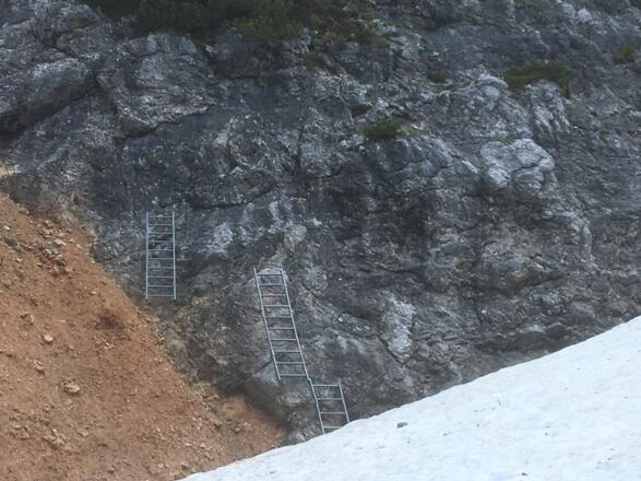 3 Leitern in der Sandriese