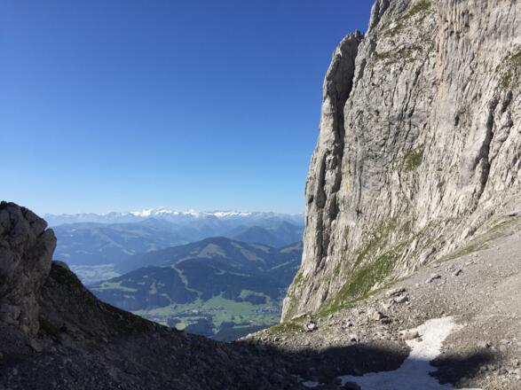 Blick durchs Ellmauer Tor