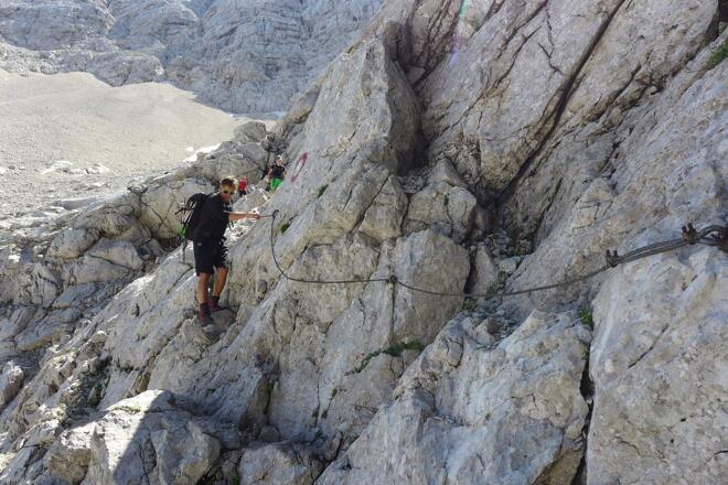 Seilversichert Passage im Aufstieg zum Fleischbanksattel