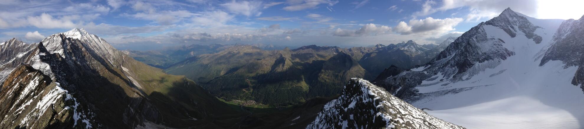 Panorama vom Scheiberkogel Richtung Süden, rechts im Bild der Hintere See&#039;lenkogel und in dessen Schatten die Zwickauer Hütte