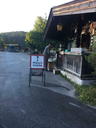 Mautstation Zuwegung zur Wochenbrunner Alm