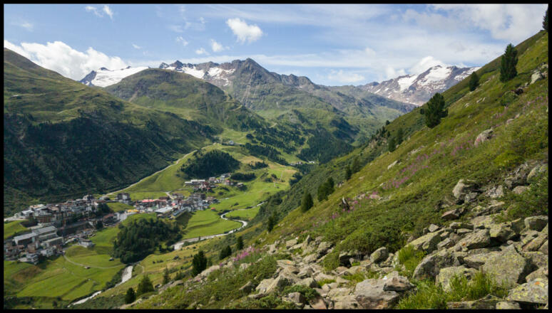 Blick zu den Gletschern. Unten liegt Obergurgl.