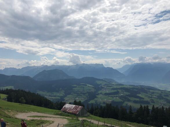 Blick auf die umliegende Bergwelt 
