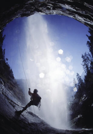 Klettern im Klettersteig Lehner Wasserfall