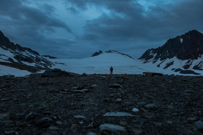 Start im ersten Licht, im Hintergrund in der Bildmitte der Annakogel