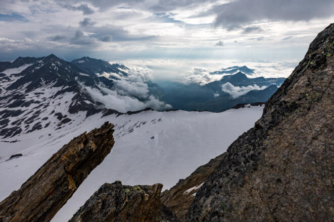 Blick nach Südtirol und auf den Langtalereck Ferner.