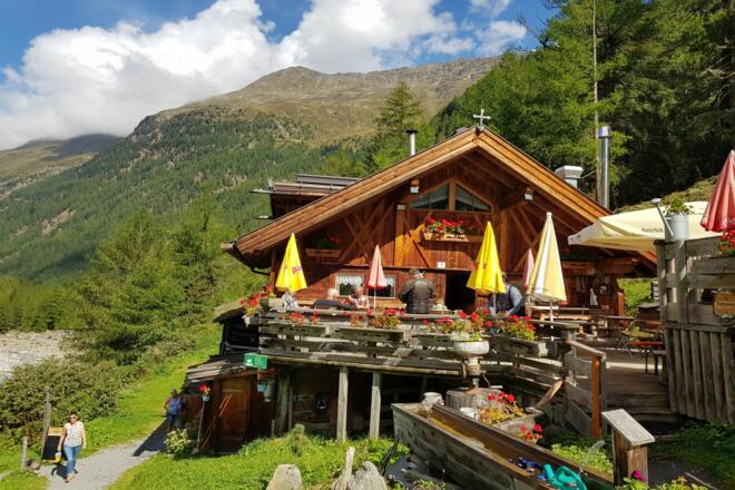 Sahnestüberl Hütte auf dem Weg nach Obergurgl
