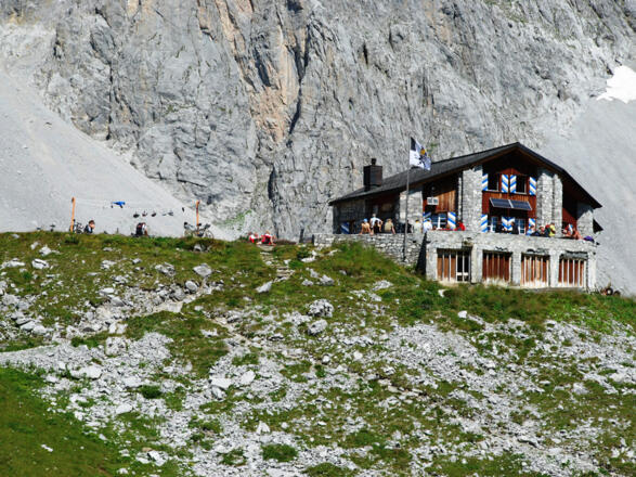 Carschinahütte von aussen