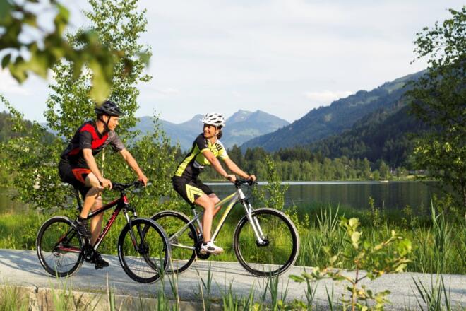 Unsere Tour führt am Schwarzsee vorbei.