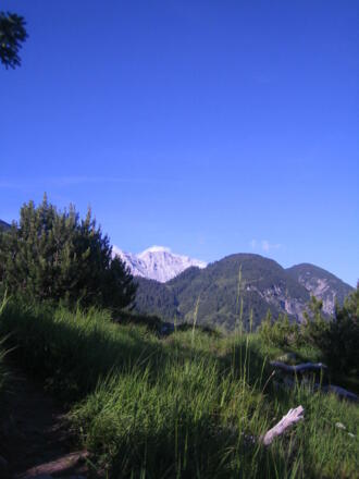 Blick Richtung Zunterköpfe und Kaisersäule mit dem Bettelwurf im Hintergrund
