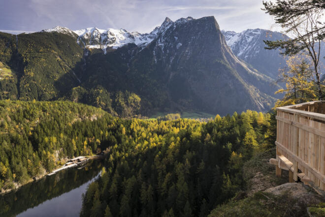 Seejöchl Plattform mit Blick auf den verschneiten Acherkogel