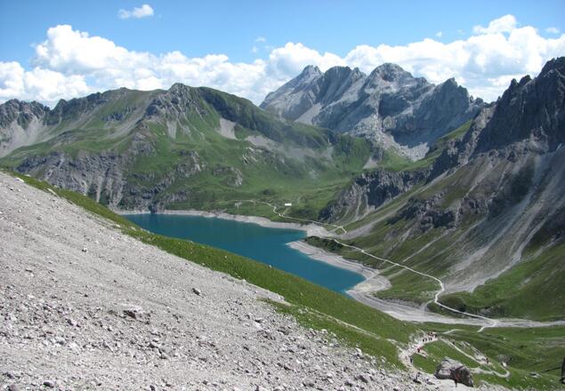 Auf dem Weg zur Totalphütte mit Blick auf den Lünersee