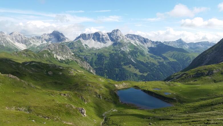 Blick ins Zederhaustal auf den Riedingsee