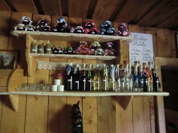 Selbstgemachte Spezialitäten auf der Präauch Hchalm