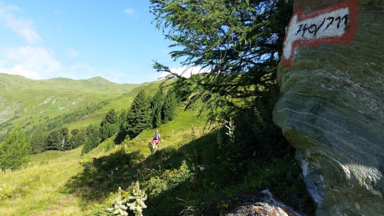 Folgen Sie der Wegmarkierung 