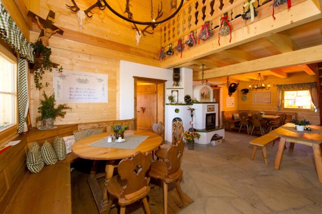 gemütliche Stube in der Kögerlalm