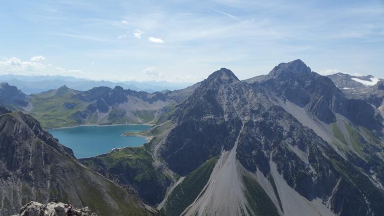 Blick vom Saulakopf zum Lünersee - Rechts die Schesaplana, der höchste Berg im Rätikongebirge