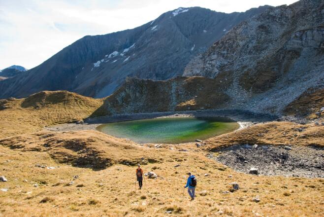 Hinunter in die Mulde, wo der kristallklare Ramsgrubnersee liegt