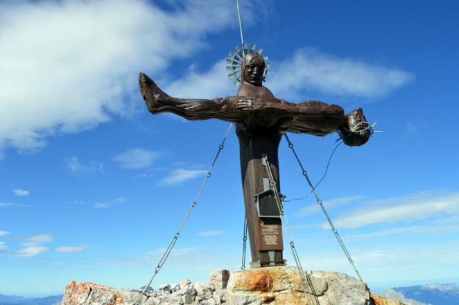 Das Gipfelkreuz der Schönfeldspitze