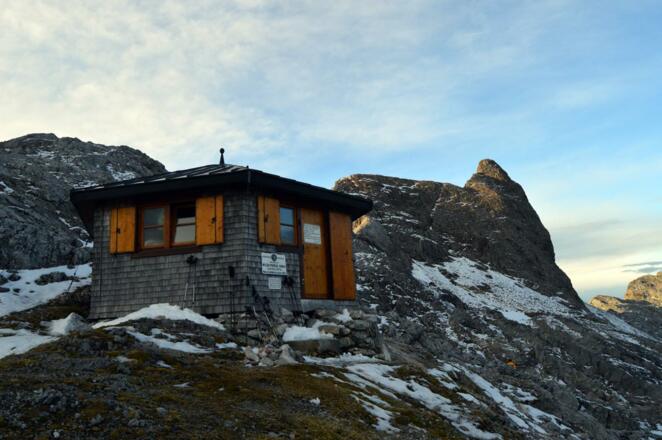 Biwakschachtel am Wildalmkircherl