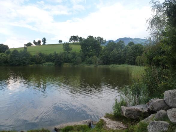 Am Ritzensee mit Schwalbenwand im Hintergrund