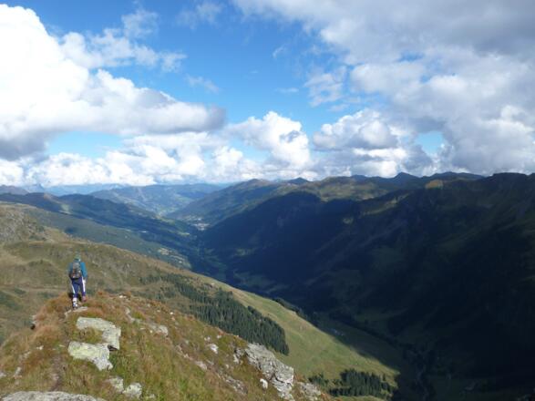 Abstieg über dem Glemmer Talschluss.
